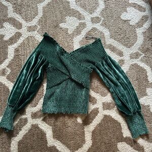 Green women’s bb Dakota off the shoulder velvet top size small worn once